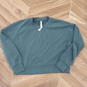 Lululemon softstreme sweatshirt size 6 green